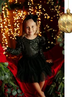 Dívčí vánoční tričko se zlatými třpytkami a volánky na rukávech